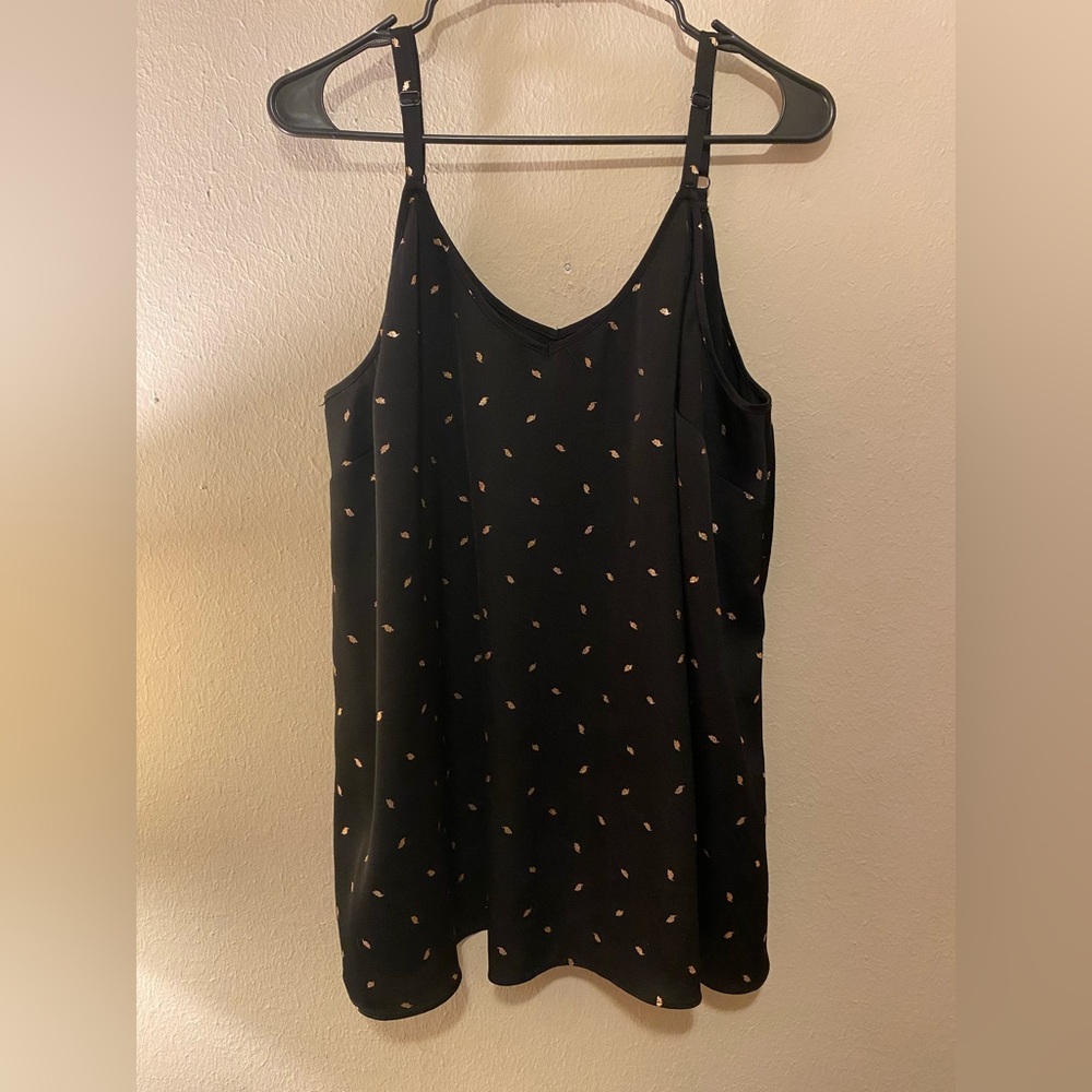 Torrid women’s Black Flows Tank Blouse Sz1 W Gold Leaf details